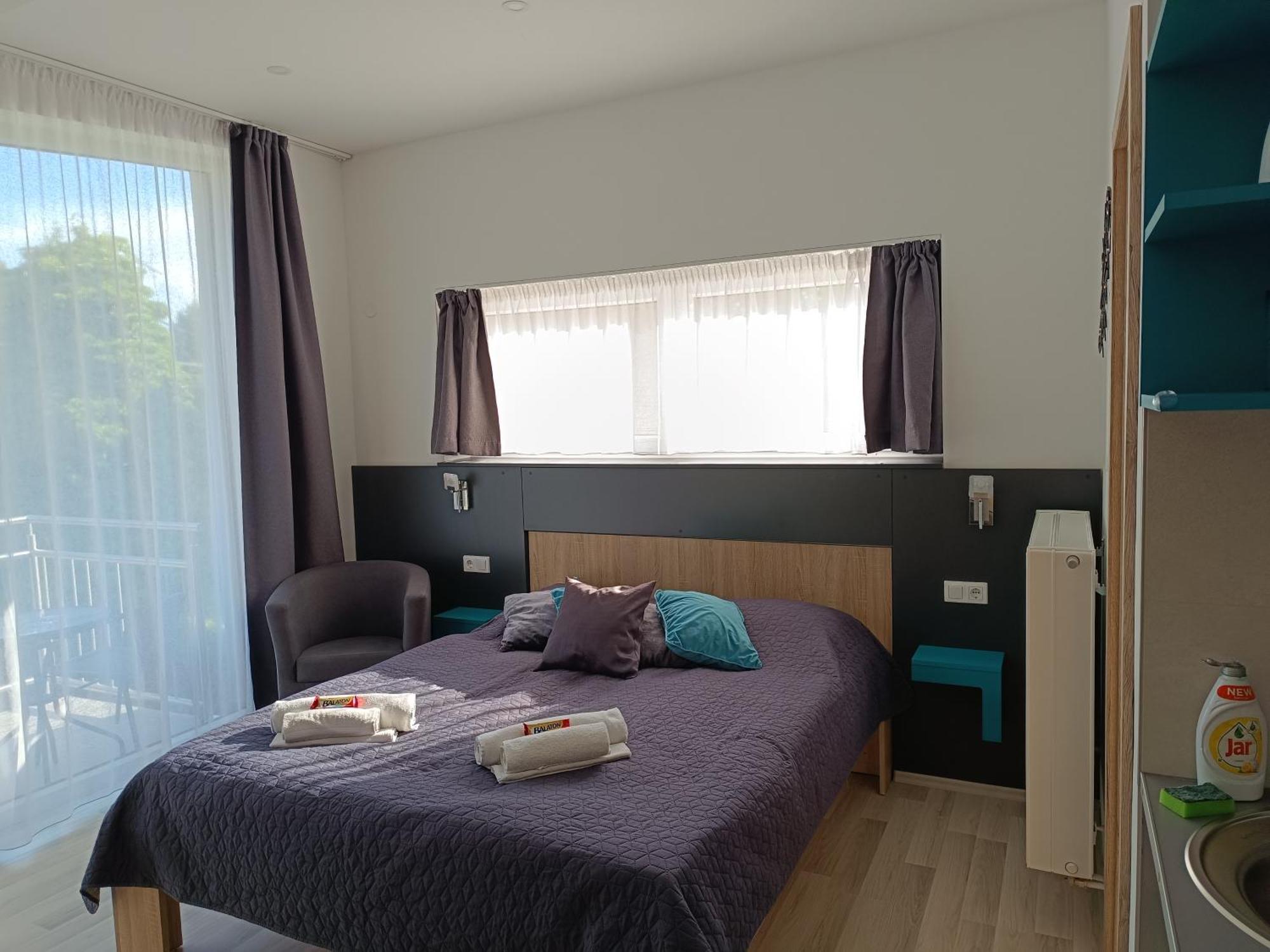 שיופוק Ujhely Apartmanhaz מראה חיצוני תמונה