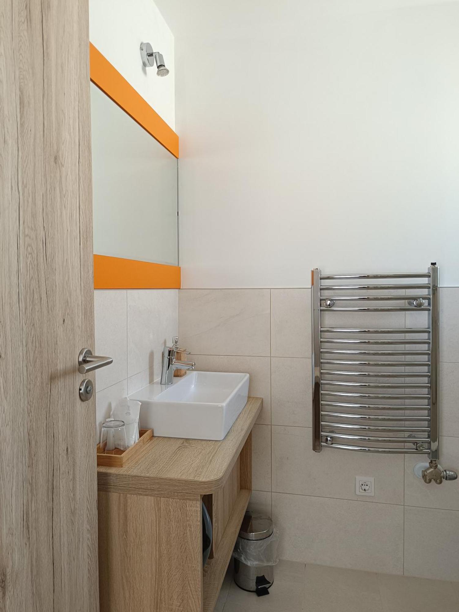 שיופוק Ujhely Apartmanhaz מראה חיצוני תמונה