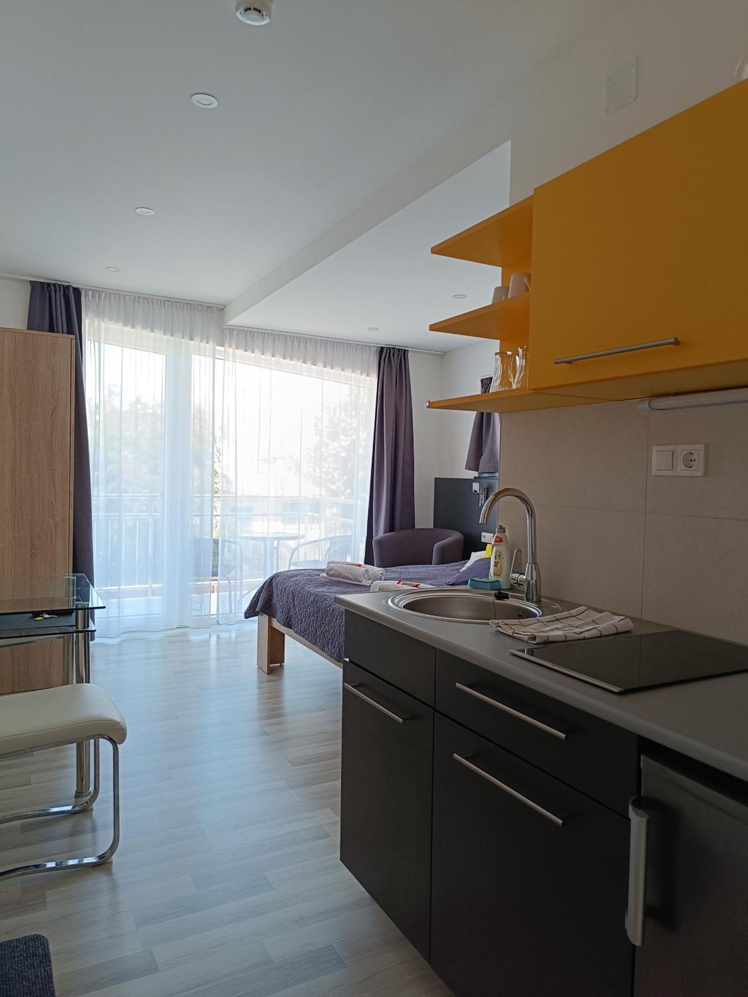 שיופוק Ujhely Apartmanhaz מראה חיצוני תמונה
