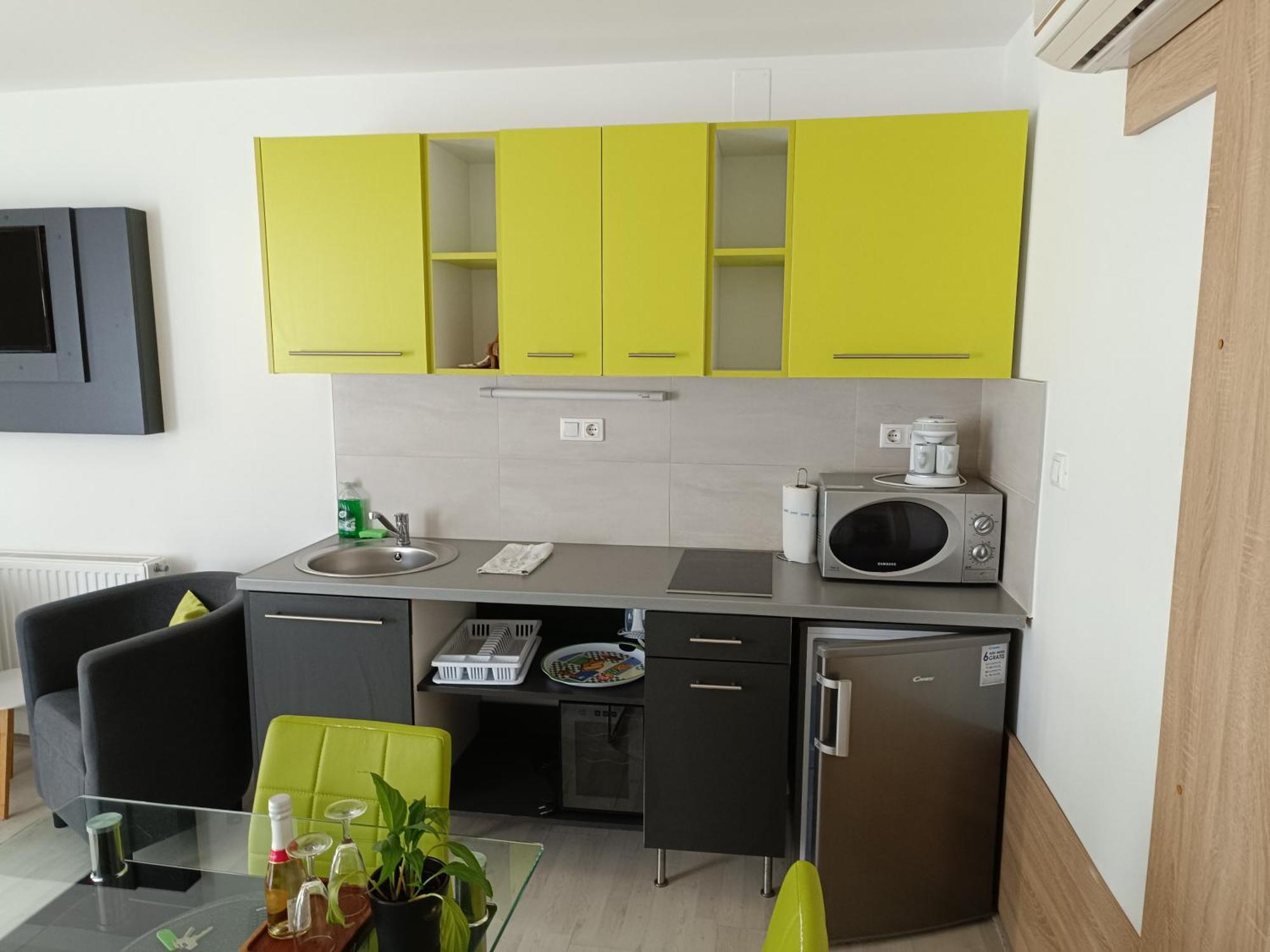 שיופוק Ujhely Apartmanhaz מראה חיצוני תמונה