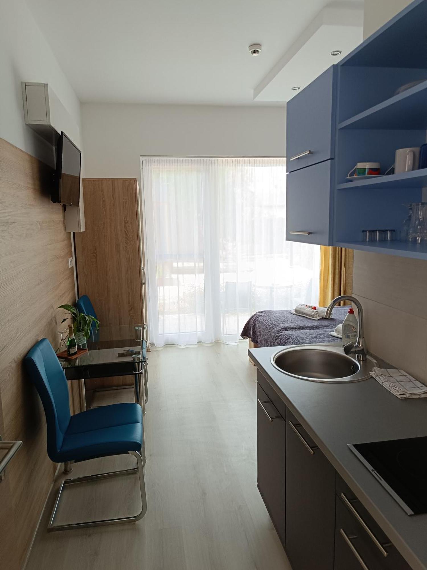שיופוק Ujhely Apartmanhaz מראה חיצוני תמונה