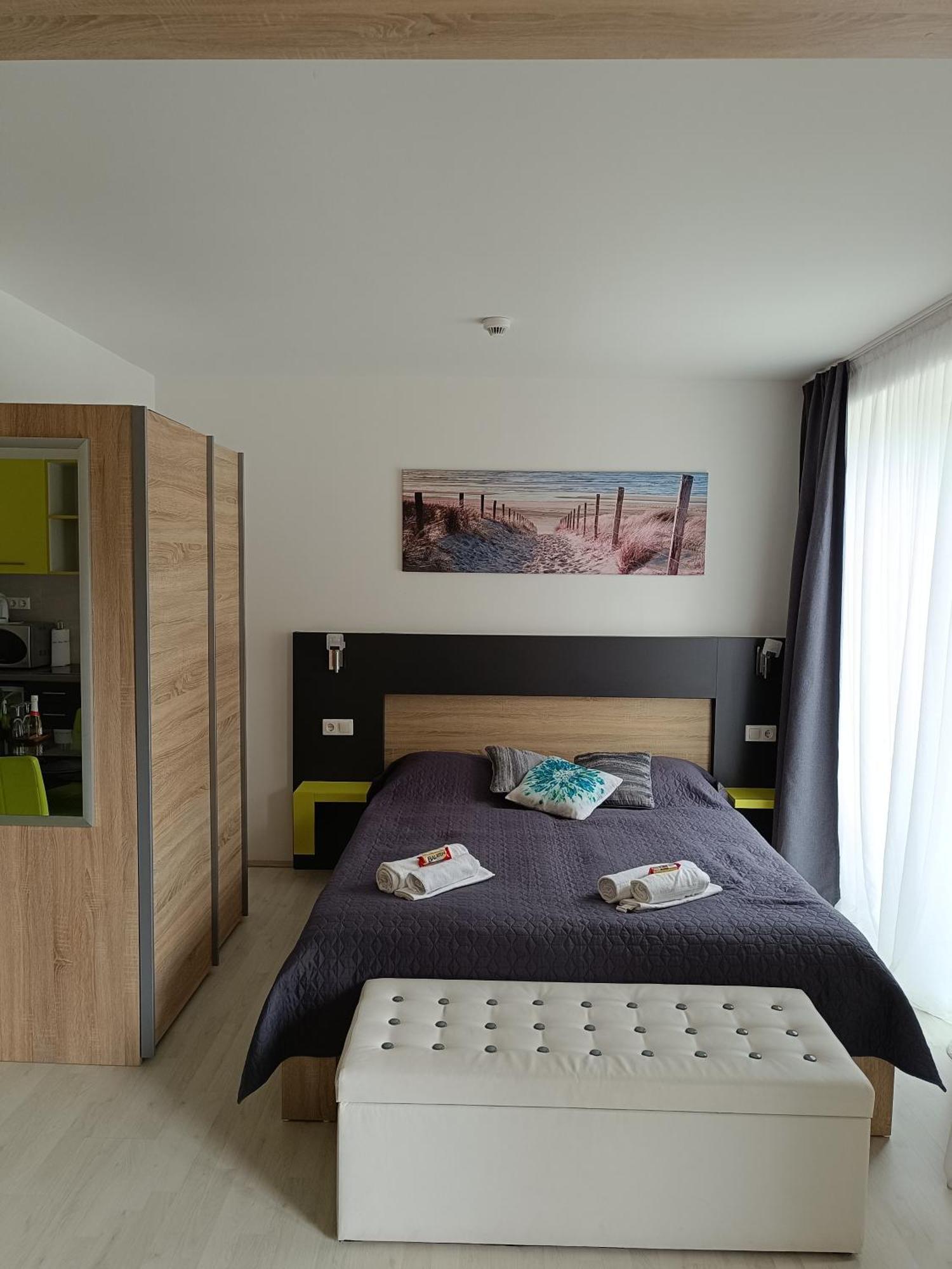 שיופוק Ujhely Apartmanhaz מראה חיצוני תמונה